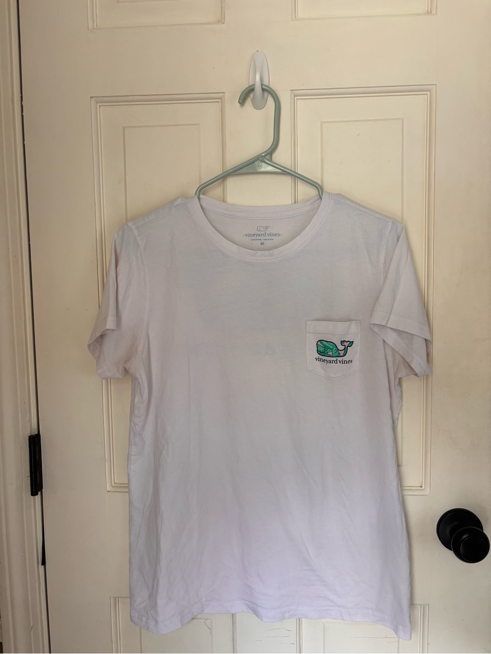 Vineyard Vines White Short-Sleeve Pocket Tee with Green Whale Patch Medium